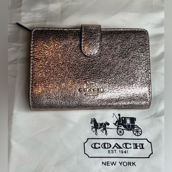 Authentic Metallic Coach shiny wallet - Picture 1 of 13